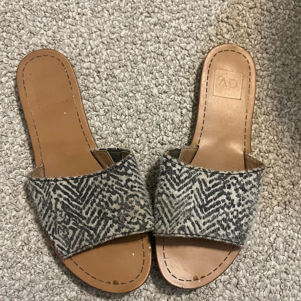 DV by Dolce Vita Women's Black and Tan Slide Sandals Size 8